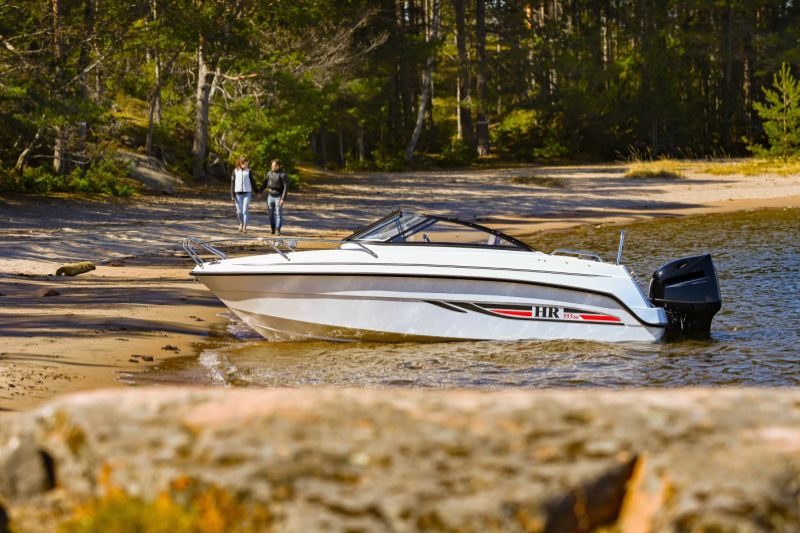 HR Boat