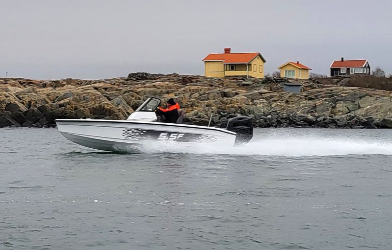 HR Boat
