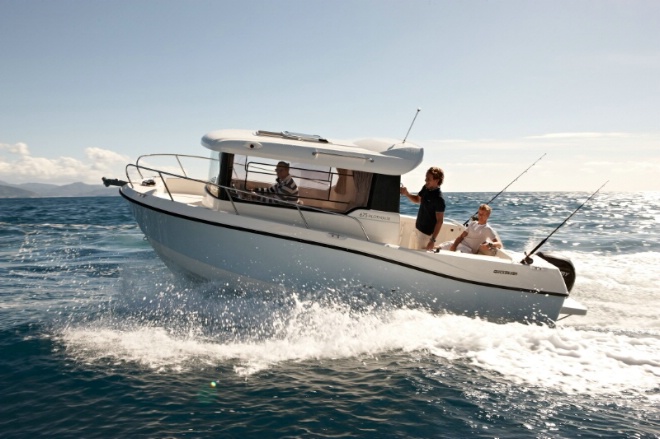 Captur 675 Pilothouse